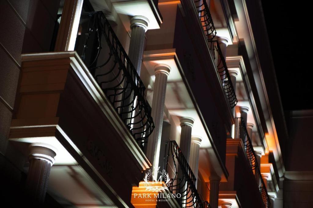 Park Milano Hotel İzmir Buitenkant foto