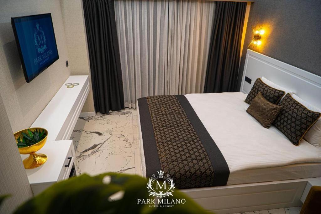 Park Milano Hotel İzmir Buitenkant foto