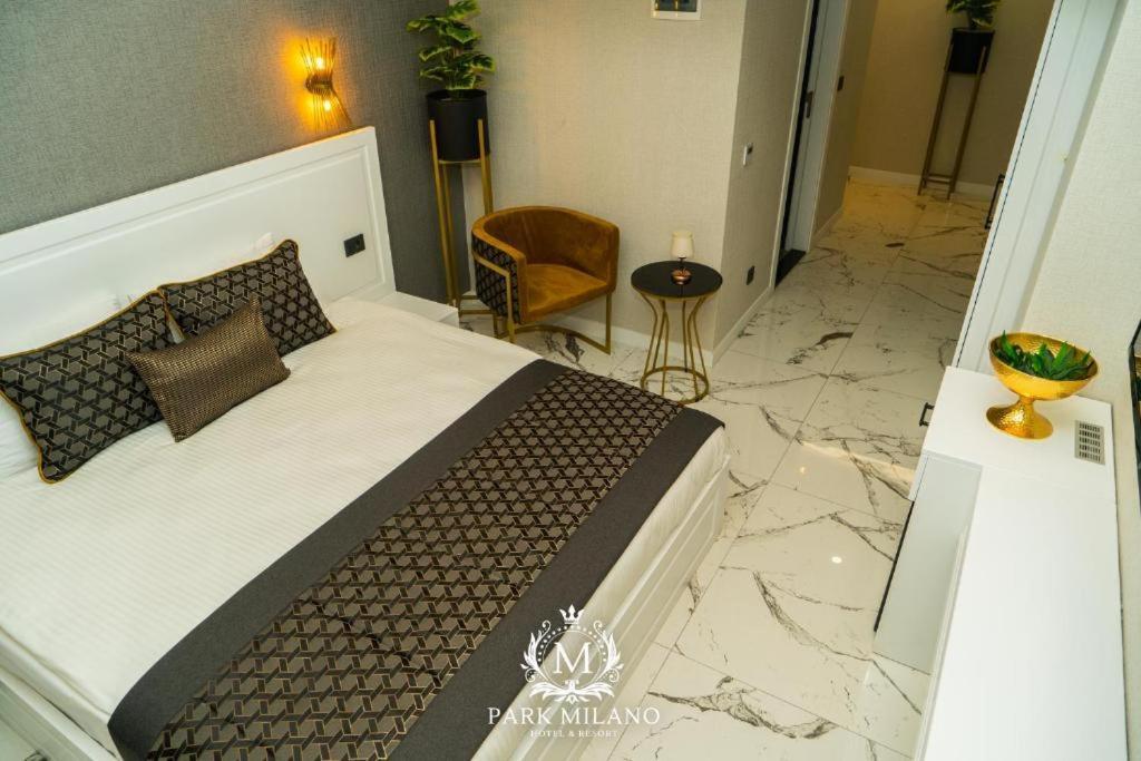 Park Milano Hotel İzmir Buitenkant foto